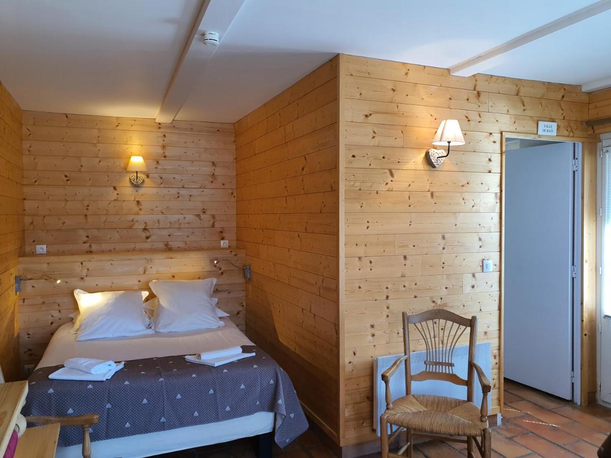 Logis Hotel Restaurant L'Escarbille Saint-Martin-dʼArdèche Buitenkant foto