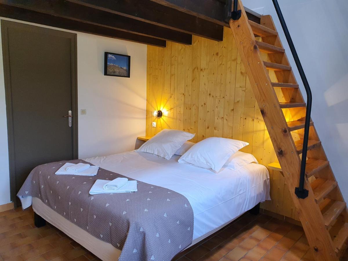 Logis Hotel Restaurant L'Escarbille Saint-Martin-dʼArdèche Buitenkant foto