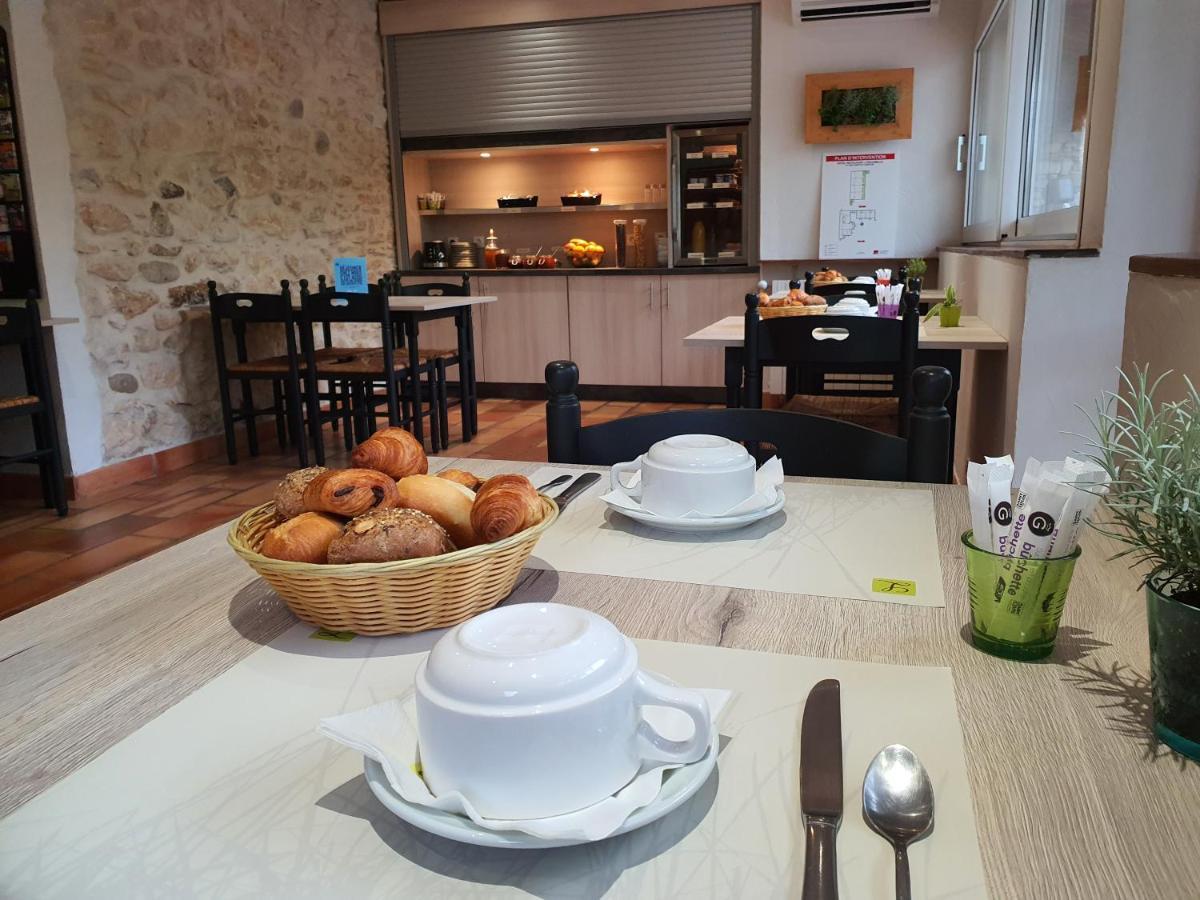 Logis Hotel Restaurant L'Escarbille Saint-Martin-dʼArdèche Buitenkant foto